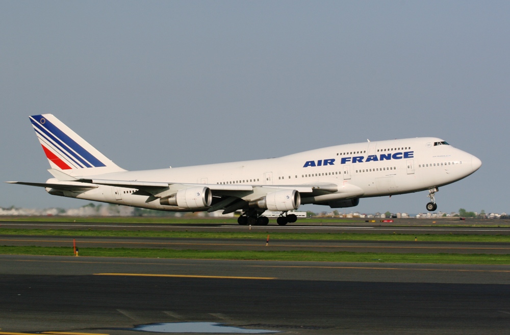 AF 747-400 rotating