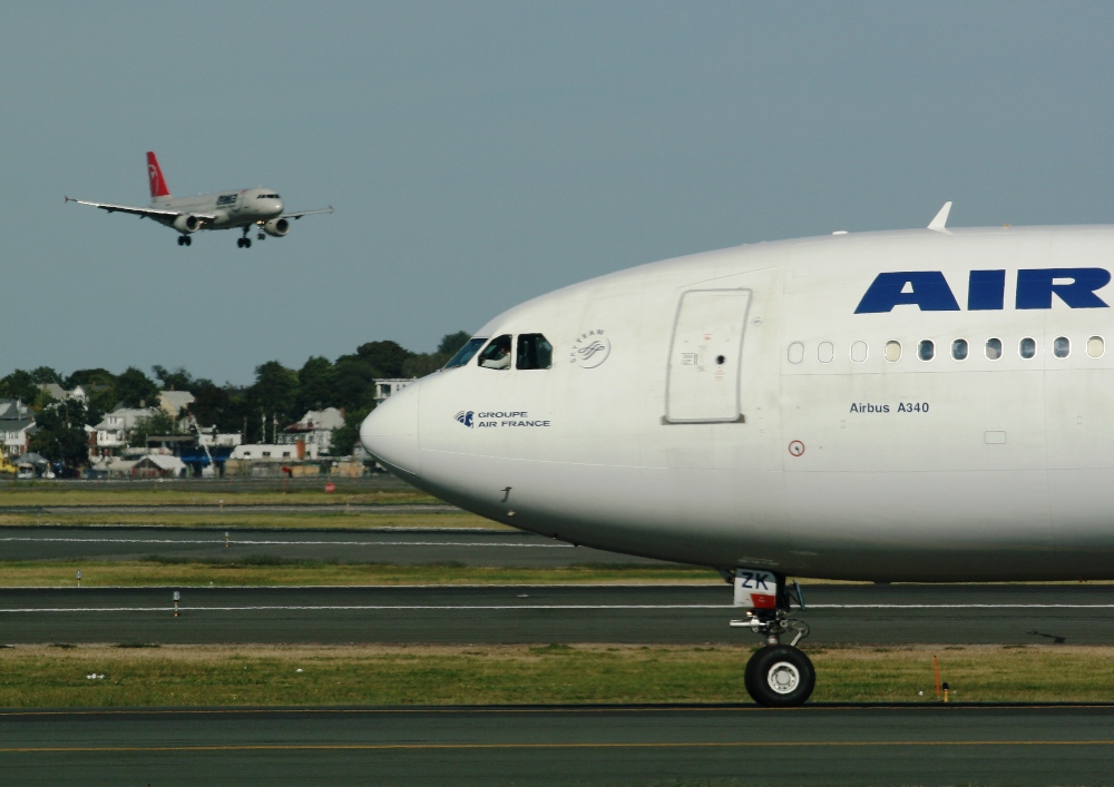 Northwest A-320 & Air France A-340