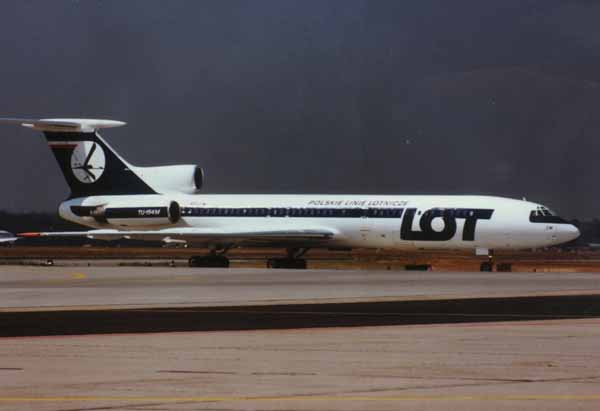 Lot Tu-154