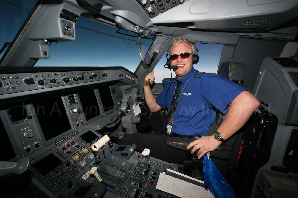 Mike in E-190 cockpit