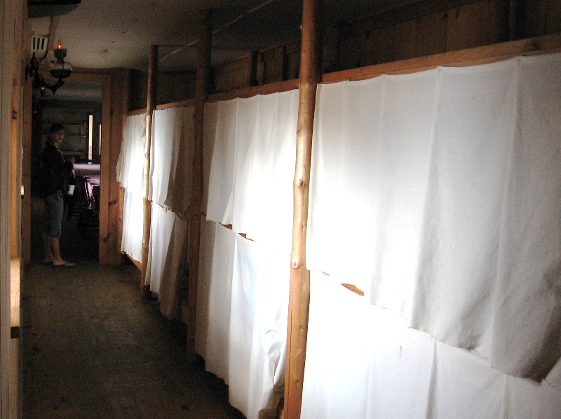 Manda in bunkroom