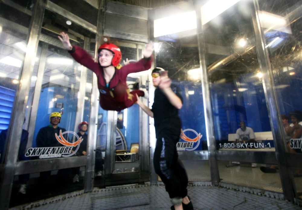 Amanda Sky diving
