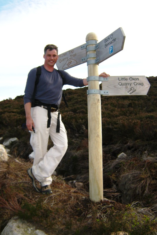 Ian & sign