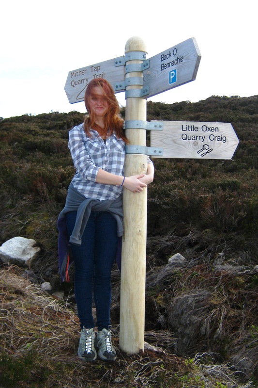 Amanda & Sign