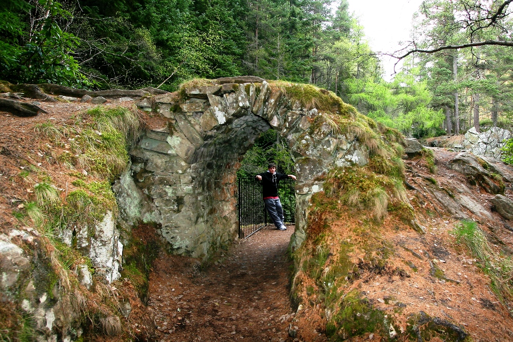 Scott in arch