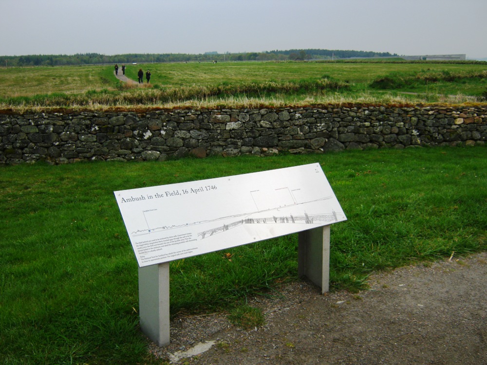 wall & sign