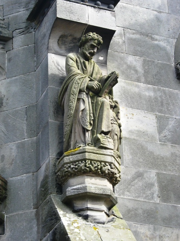 Rosslyn statue
