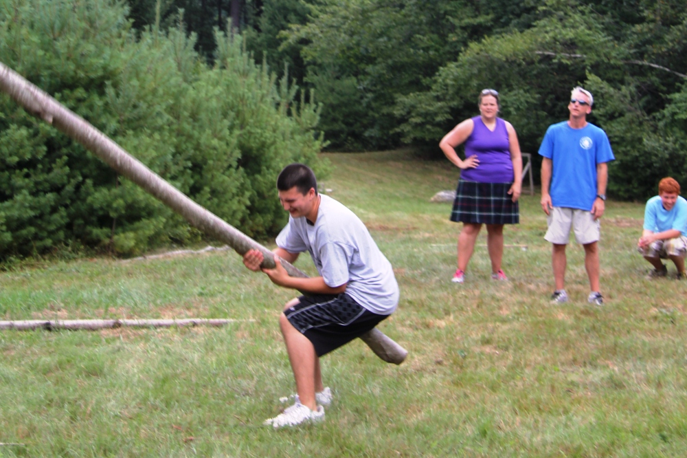 Round The Bend highland Games Caber Toss