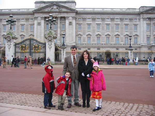 Family in front of Buckingham Palace