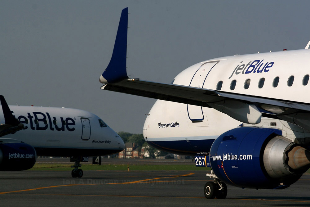 JetBlue Embraer E-190 noses in BOS