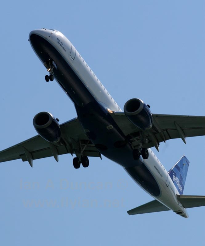 JetBlue E-190 belly