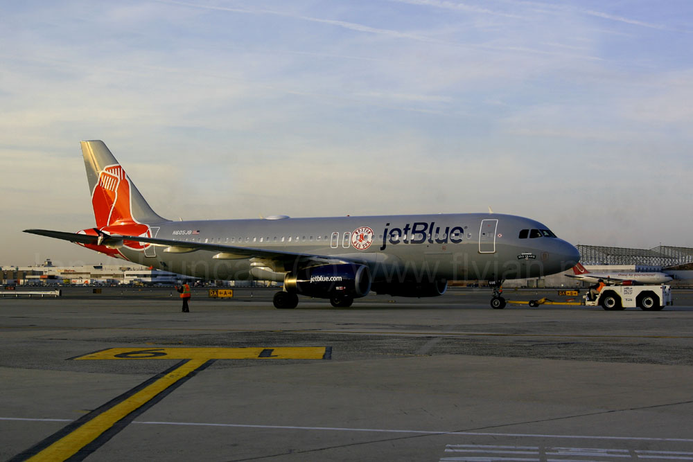 JetBlue Red Sox Airbus A-320 at JFK