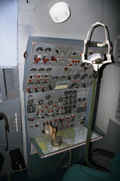 TWA 727 CPT FE panel