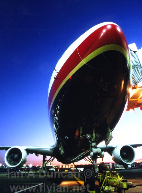 TWA 767-300 at sunrise